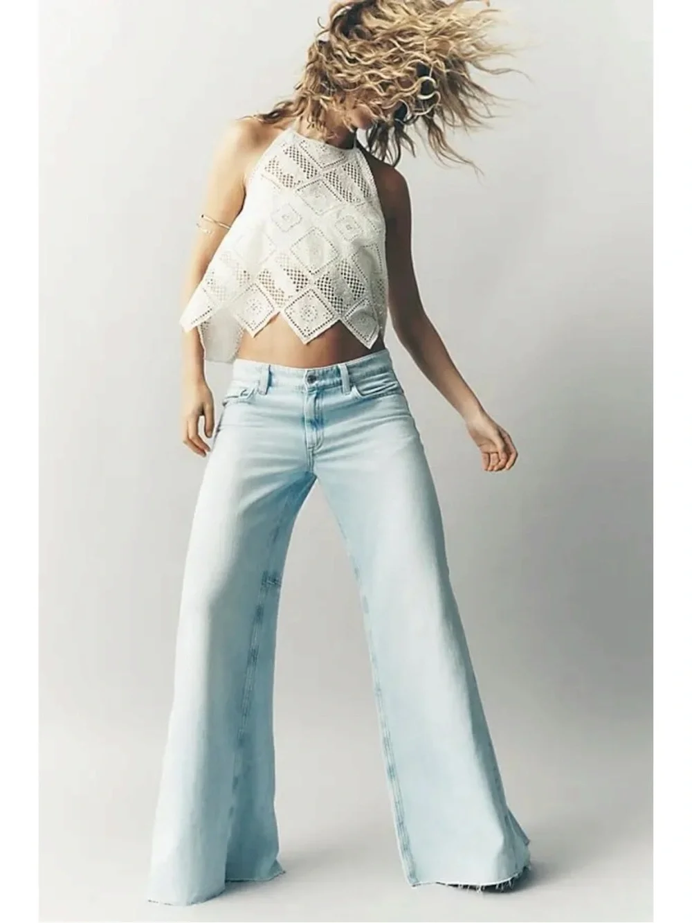 Free People Bohemian 70s Bell Bottom Live Wire Flare Jeans Light Wash Puddle 28